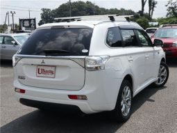 Mitsubishi Outlander PHEV G Safety Package 2015 full