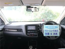 Mitsubishi Outlander PHEV G Safety Package 2015 full