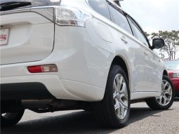 Mitsubishi Outlander PHEV G Safety Package 2015 full