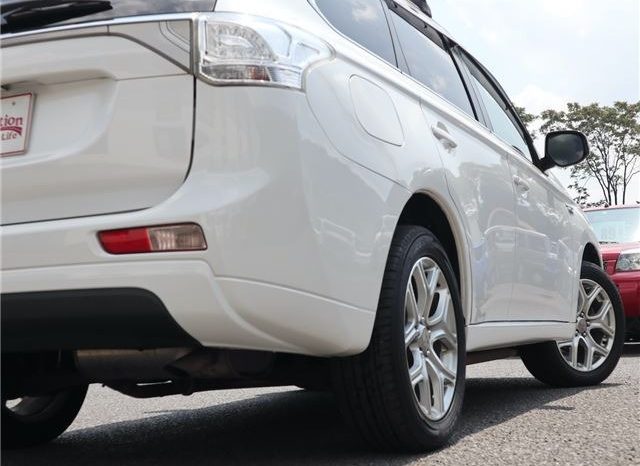 Mitsubishi Outlander PHEV G Safety Package 2015 full