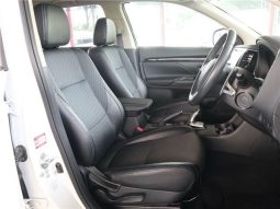 Mitsubishi Outlander PHEV G Safety Package 2015 full