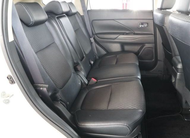 Mitsubishi Outlander PHEV G Safety Package 2015 full