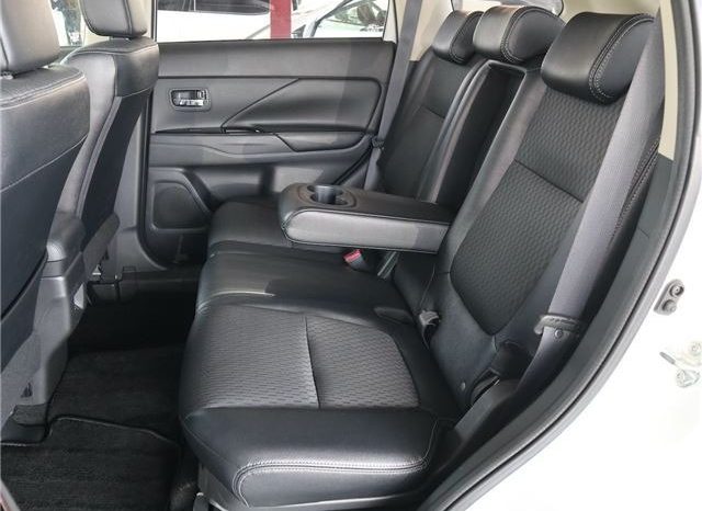 Mitsubishi Outlander PHEV G Safety Package 2015 full