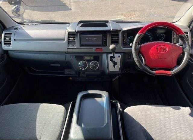 Toyota Hiace Van Super GL 2011 full