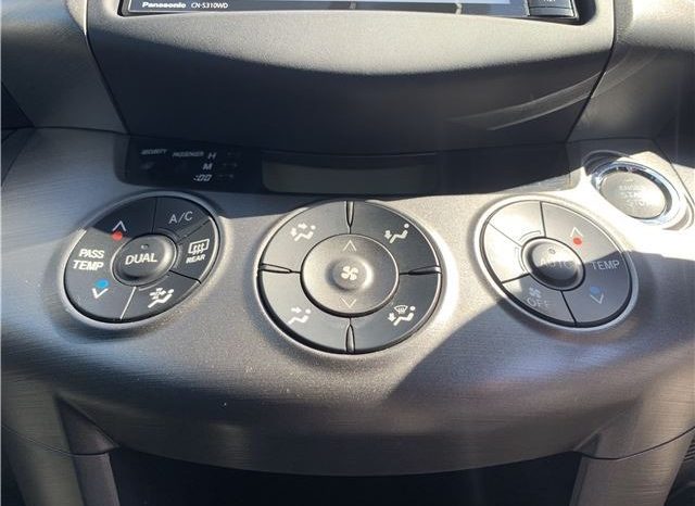 Toyota RAV4 Style 2012 full