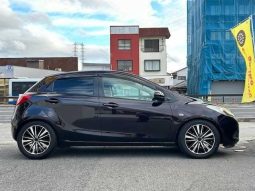 Mazda Demio 13C Smart Edition full