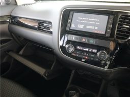 Mitsubishi Outlander PHEV G Safety Package 2015 full
