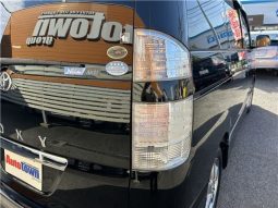 Toyota Voxy Z Kira 2007 full