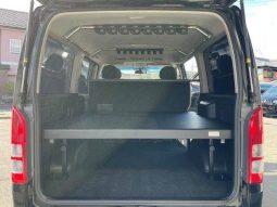 Toyota Hiace Van Super GL 2011 full