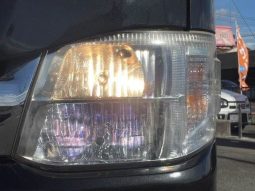 Toyota Hiace Van Super GL 2011 full