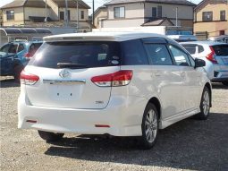 Toyota Wish 1.8S 2011 full