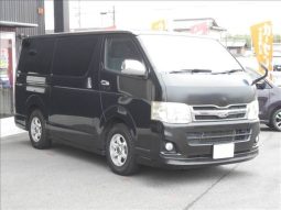 Toyota Hiace Van Super GL 2011 full