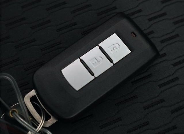 Mitsubishi Outlander PHEV G Safety Package 2015 full