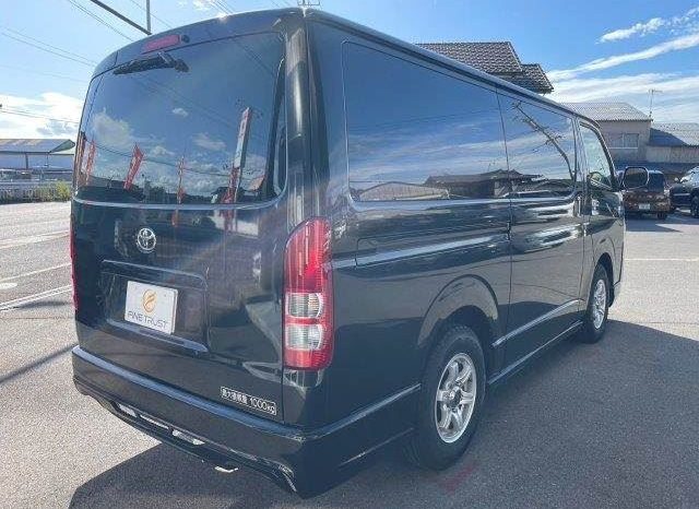 Toyota Hiace Van Super GL 2011 full