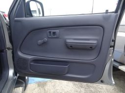 Toyota Hilux Delux 2004 full