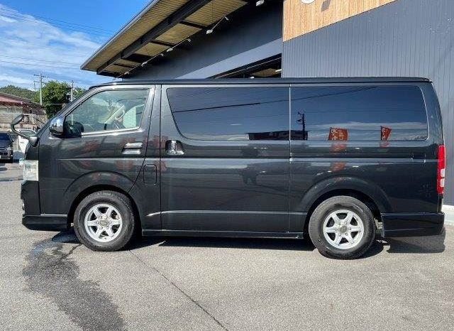 Toyota Hiace Van Super GL 2011 full