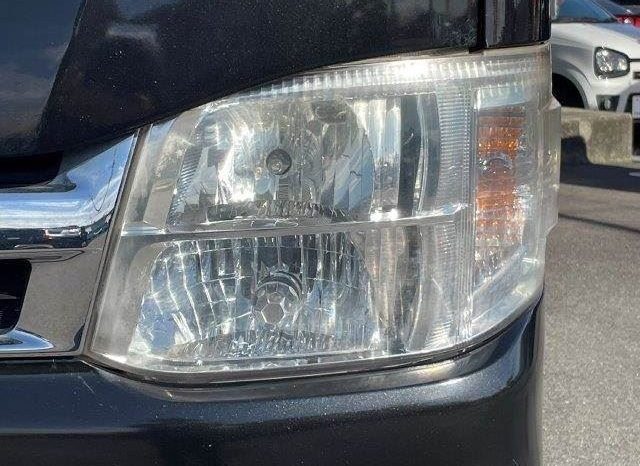 Toyota Hiace Van Super GL 2011 full