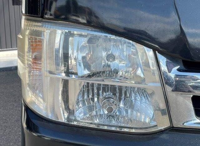 Toyota Hiace Van Super GL 2011 full