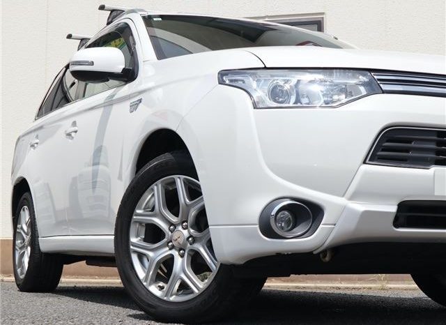 Mitsubishi Outlander PHEV G Safety Package 2015 full