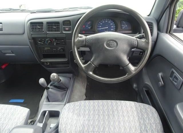 Toyota Hilux Delux 2004 full