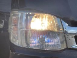 Toyota Hiace Van Super GL 2011 full