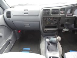 Toyota Hilux Delux 2004 full