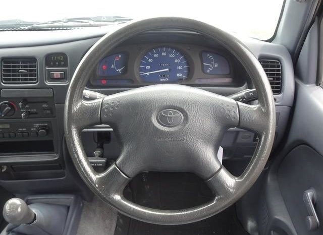Toyota Hilux Delux 2004 full