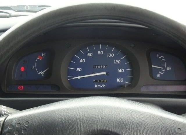 Toyota Hilux Delux 2004 full