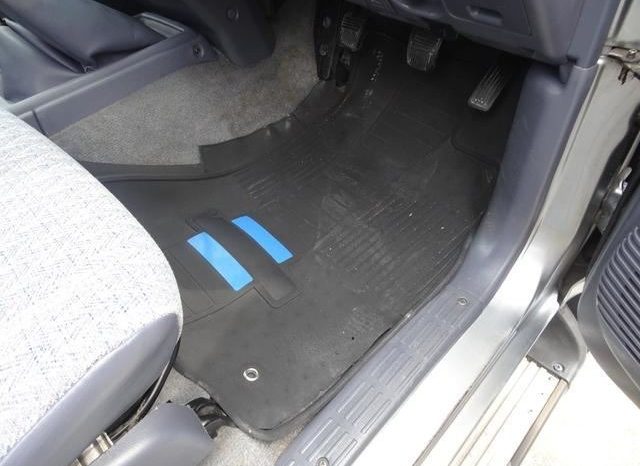 Toyota Hilux Delux 2004 full