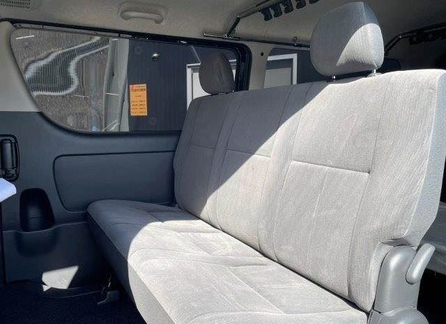 Toyota Hiace Van Super GL 2011 full