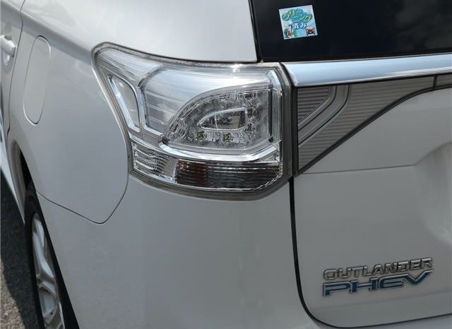 Mitsubishi Outlander PHEV G Safety Package 2015 full