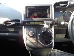 Toyota Wish 1.8S 2011 full