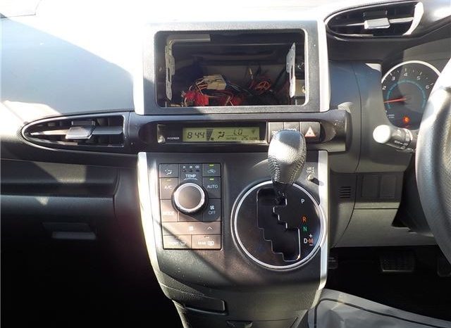 Toyota Wish 1.8S 2011 full