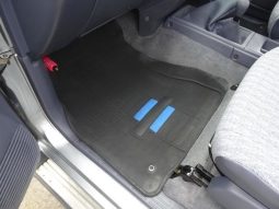 Toyota Hilux Delux 2004 full