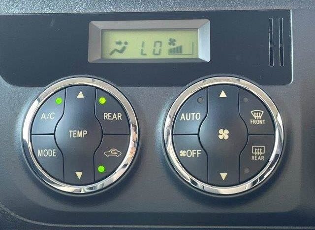 Toyota Hiace Van Super GL 2011 full