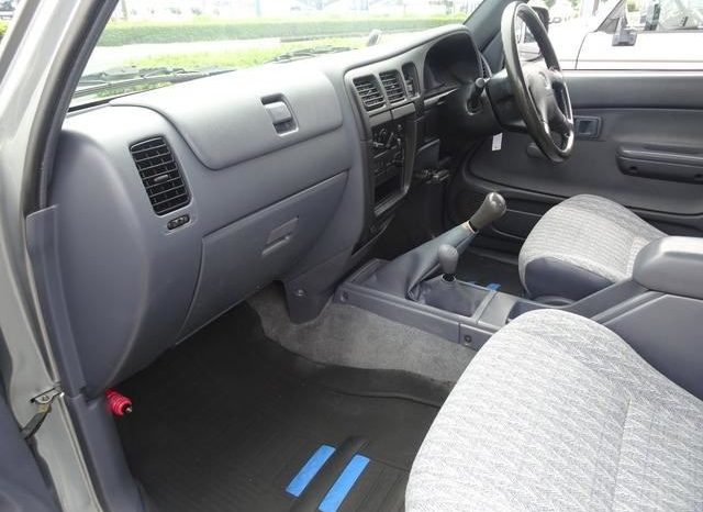 Toyota Hilux Delux 2004 full