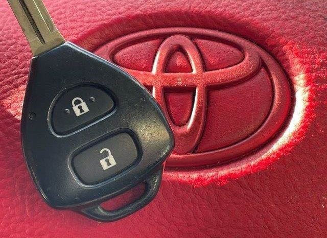 Toyota Hiace Van Super GL 2011 full