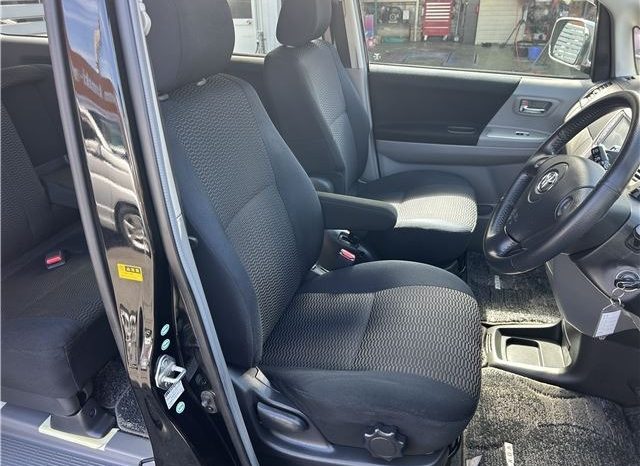 Toyota Voxy Z Kira 2007 full