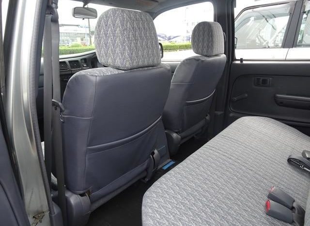 Toyota Hilux Delux 2004 full