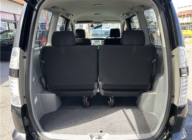 Toyota Voxy Z Kira 2007 full