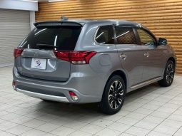 MITSUBISHI OUTLANDER PHEV G 2017 full