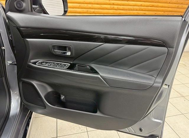 MITSUBISHI OUTLANDER PHEV G 2017 full