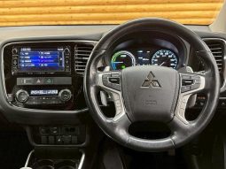 MITSUBISHI OUTLANDER PHEV G 2017 full