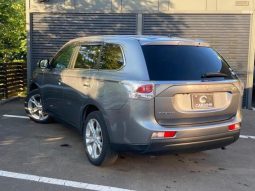 Mitsubishi Outlander 24G Navi Package 2014 full