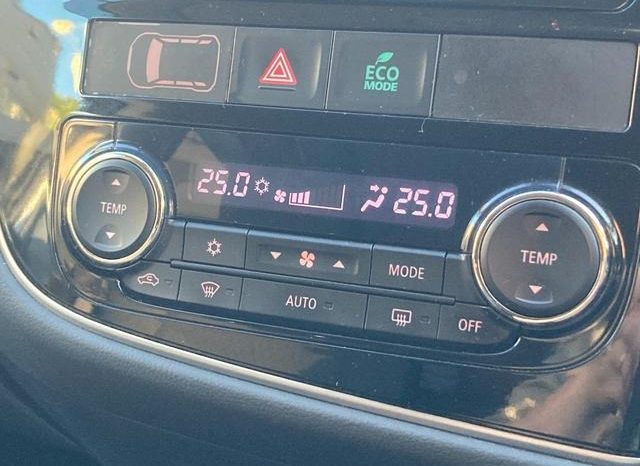 Mitsubishi Outlander 24G Navi Package 2014 full