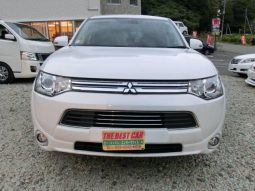 Mitsubishi Outlander PHEV G Navi Package 2013 full