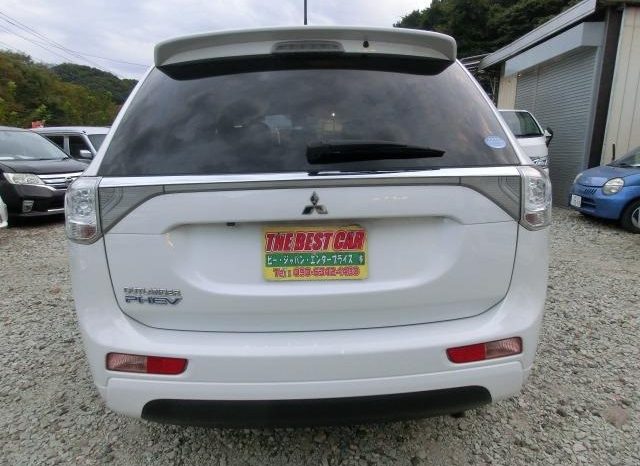 Mitsubishi Outlander PHEV G Navi Package 2013 full