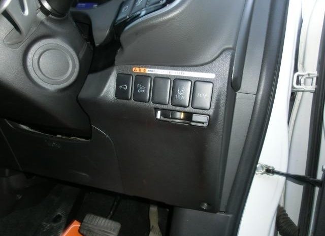 Mitsubishi Outlander PHEV G Navi Package 2013 full