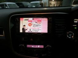 Mitsubishi Outlander PHEV G Navi Package 2013 full