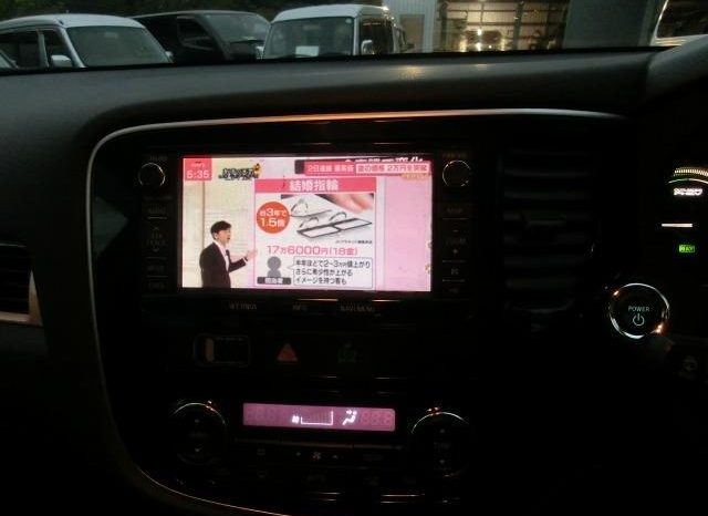 Mitsubishi Outlander PHEV G Navi Package 2013 full